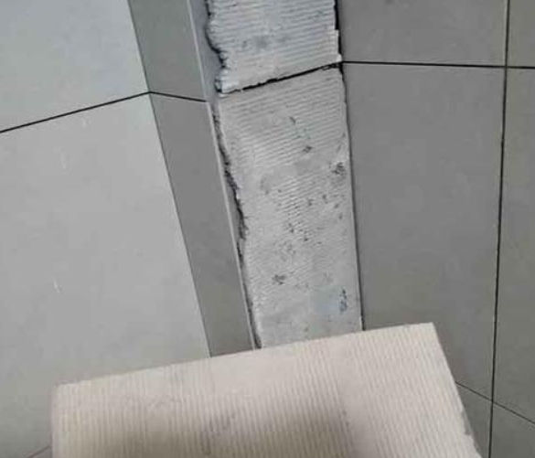 七台河市瓷砖空鼓维修公司分享下厨房瓷砖脱落的补救措施。